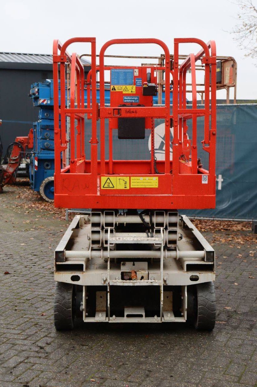 Scissor lift Genie GS-2046 Electric 8.10m 2013
