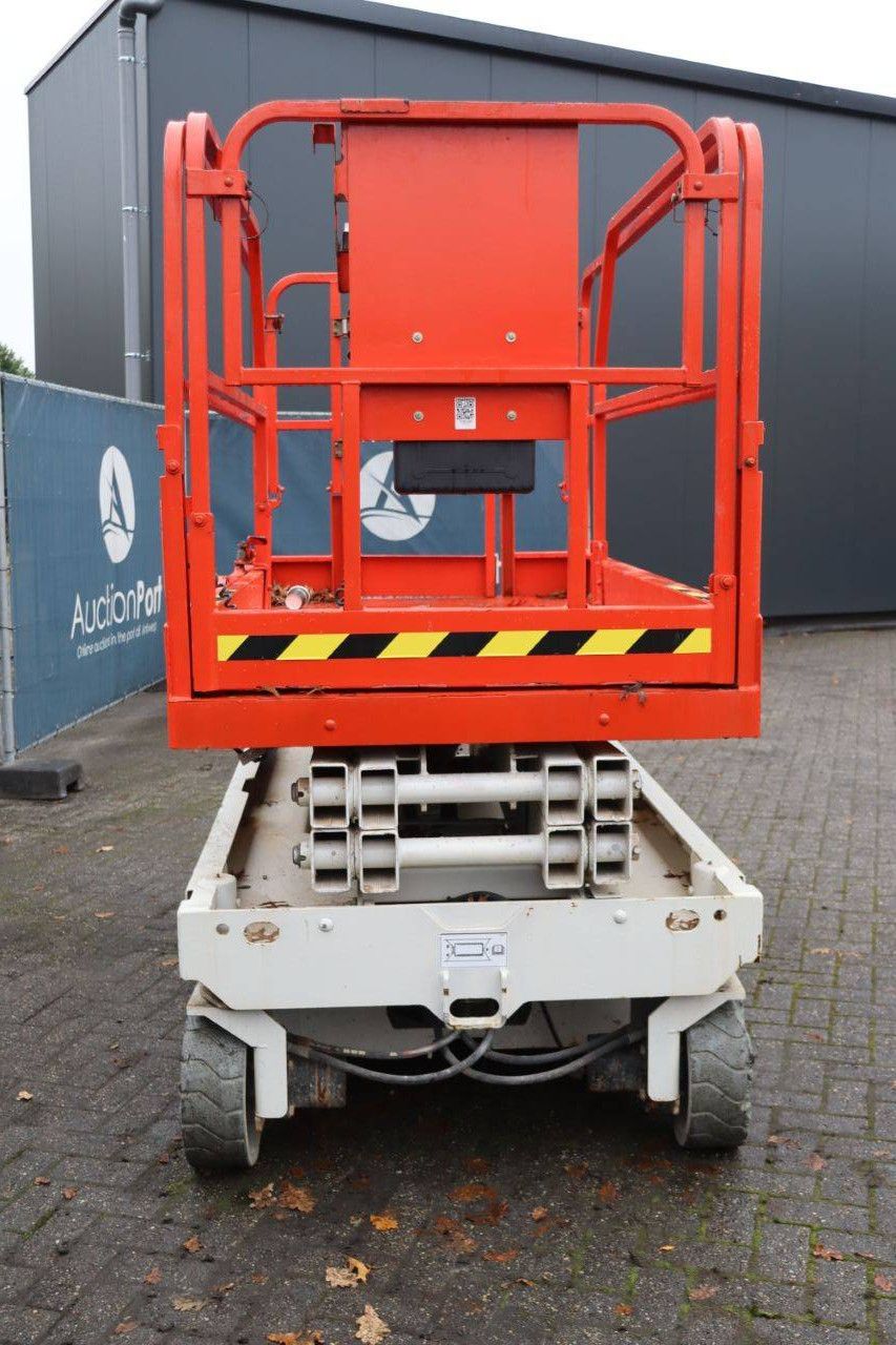 Scissor lift Genie GS-2046 Electric 8.10m 2013