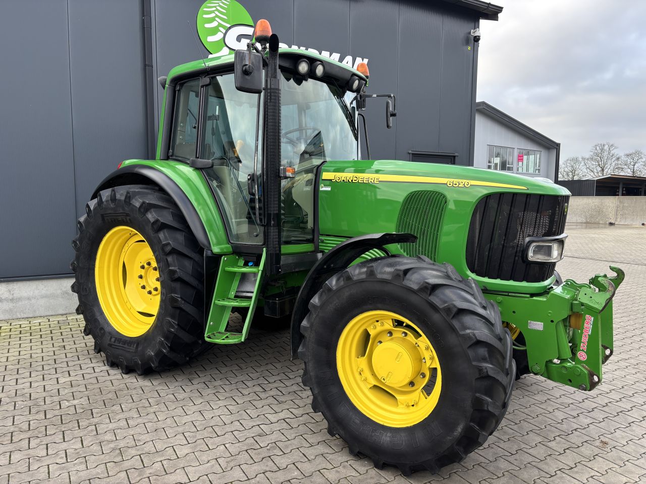 John Deere 6520