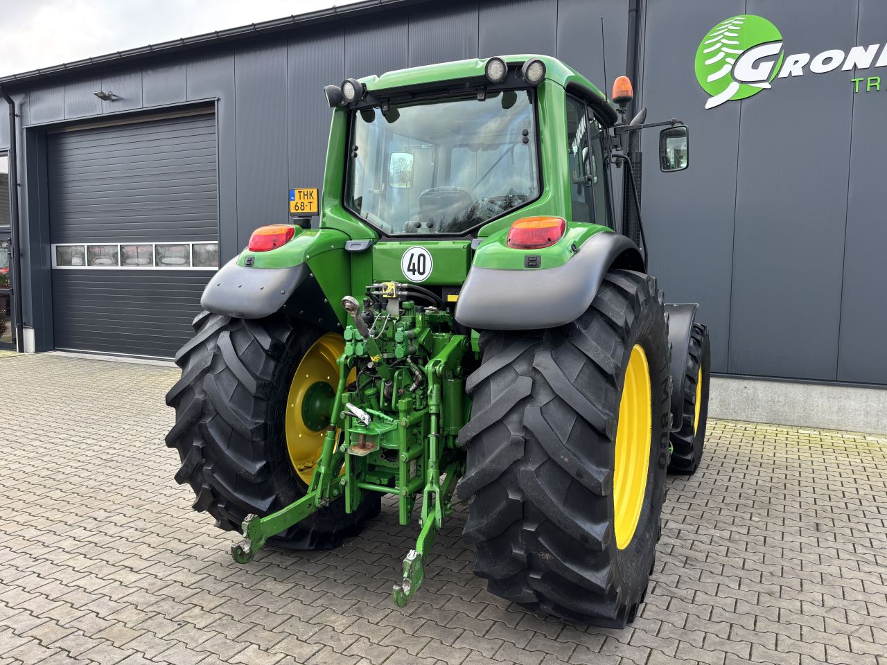 John Deere 6520