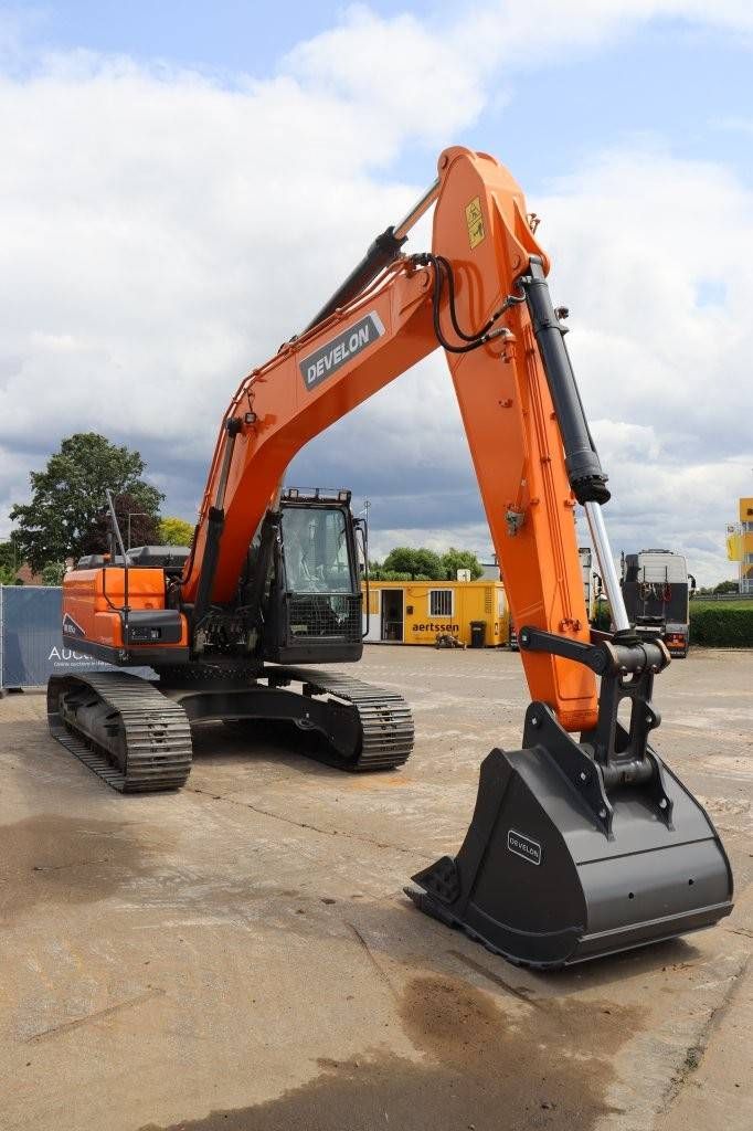 Raupenbagger Develon DX225LC-7M Diesel 2025 Neu