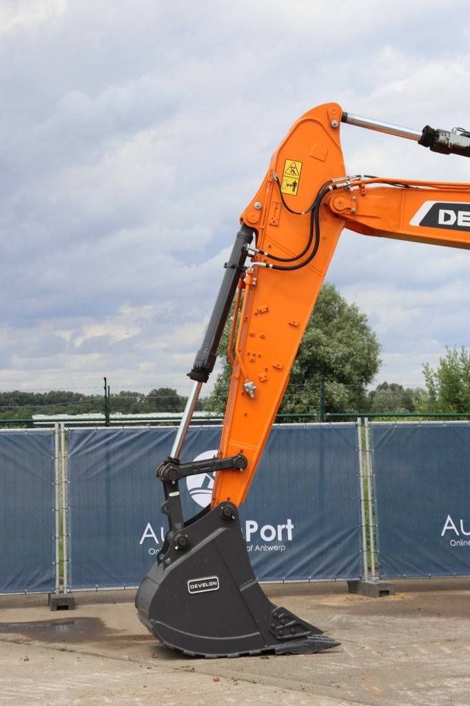 Raupenbagger Develon DX225LC-7M Diesel 2025 Neu