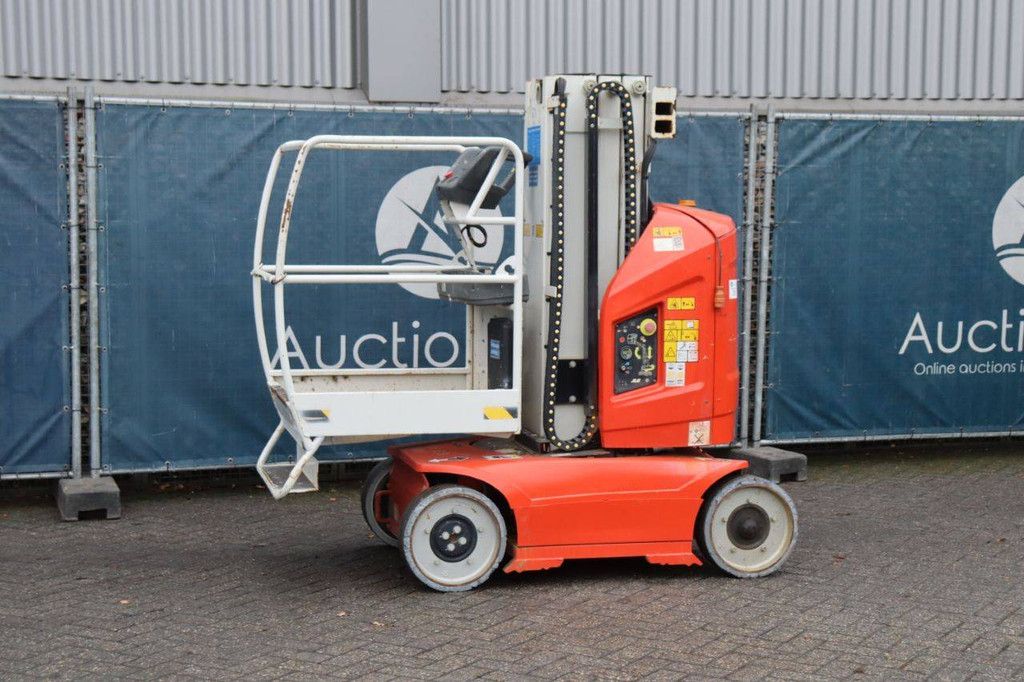 JLG Toucan 8E Electric Mast Lift 8.2m 2013