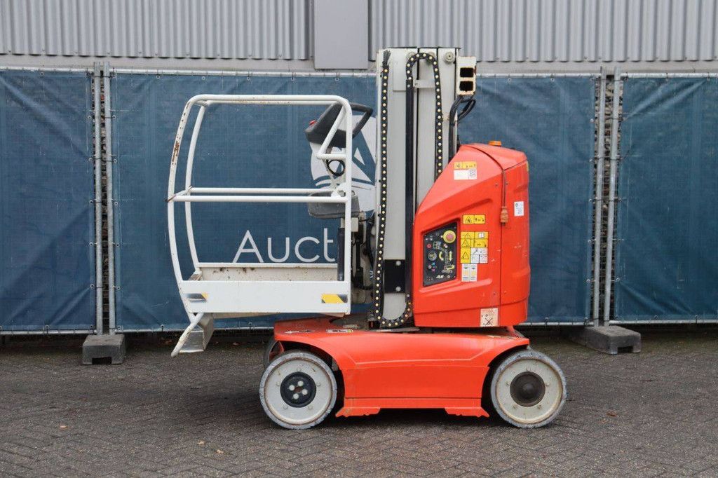 JLG Toucan 8E Electric Mast Lift 8.2m 2013