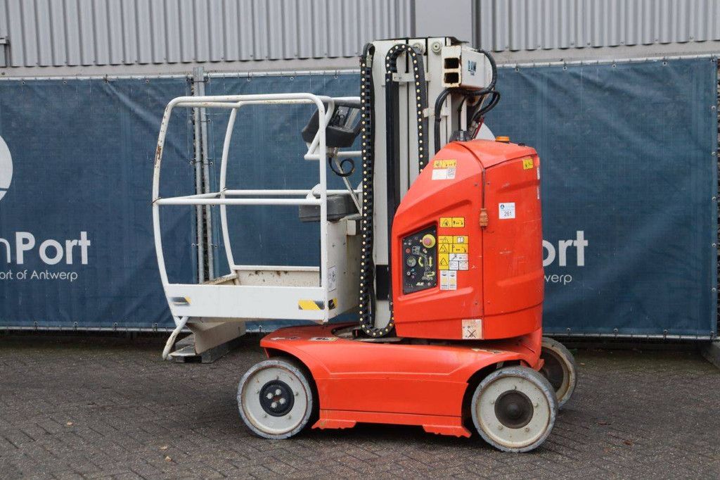 JLG Toucan 8E Electric Mast Lift 8.2m 2013