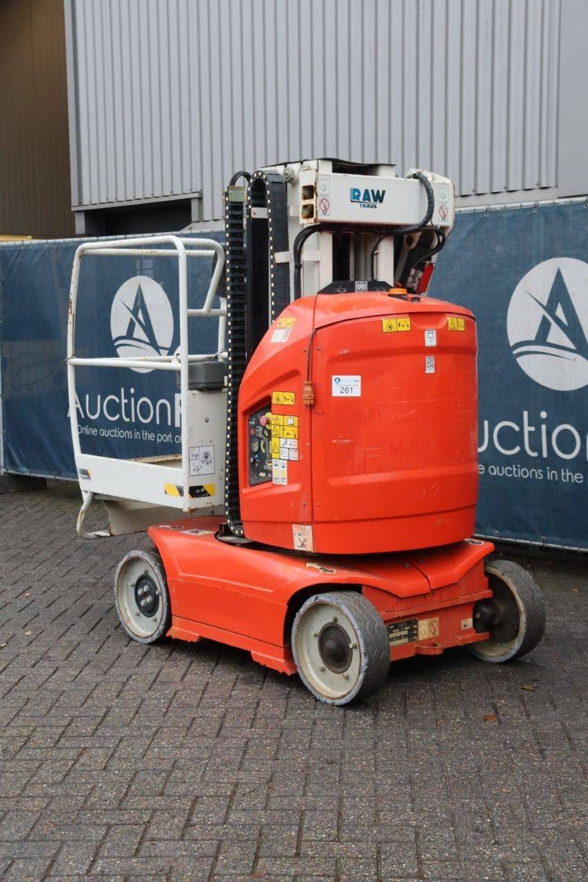 JLG Toucan 8E Electric Mast Lift 8.2m 2013