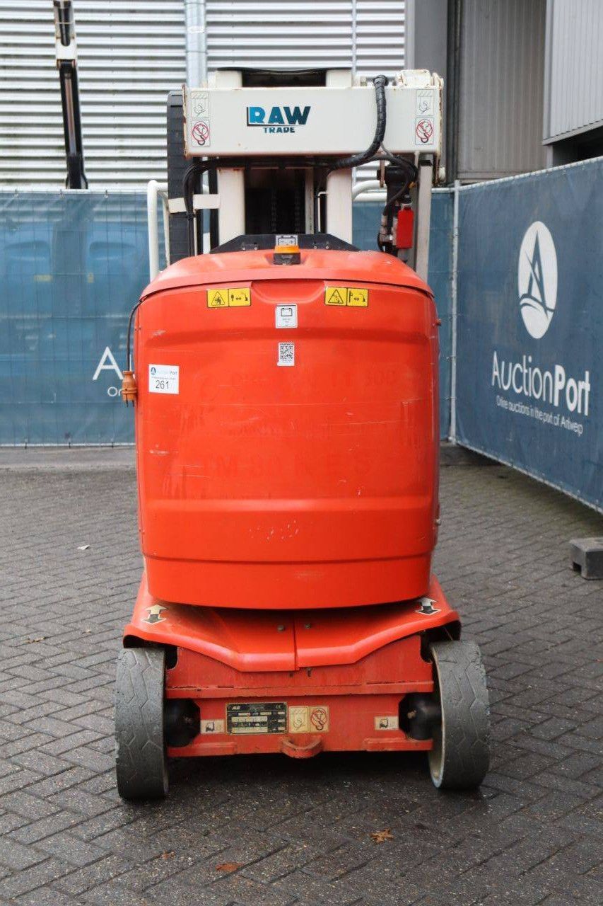 JLG Toucan 8E Electric Mast Lift 8.2m 2013