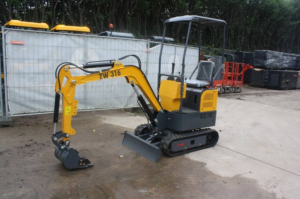 Mini excavator Newrick ZW316 Petrol 8.6kW 2025 New Demo
