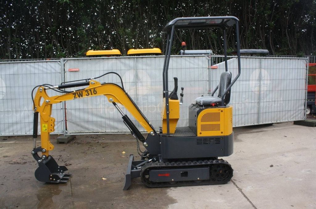 Mini excavator Newrick ZW316 Petrol 8.6kW 2025 New Demo