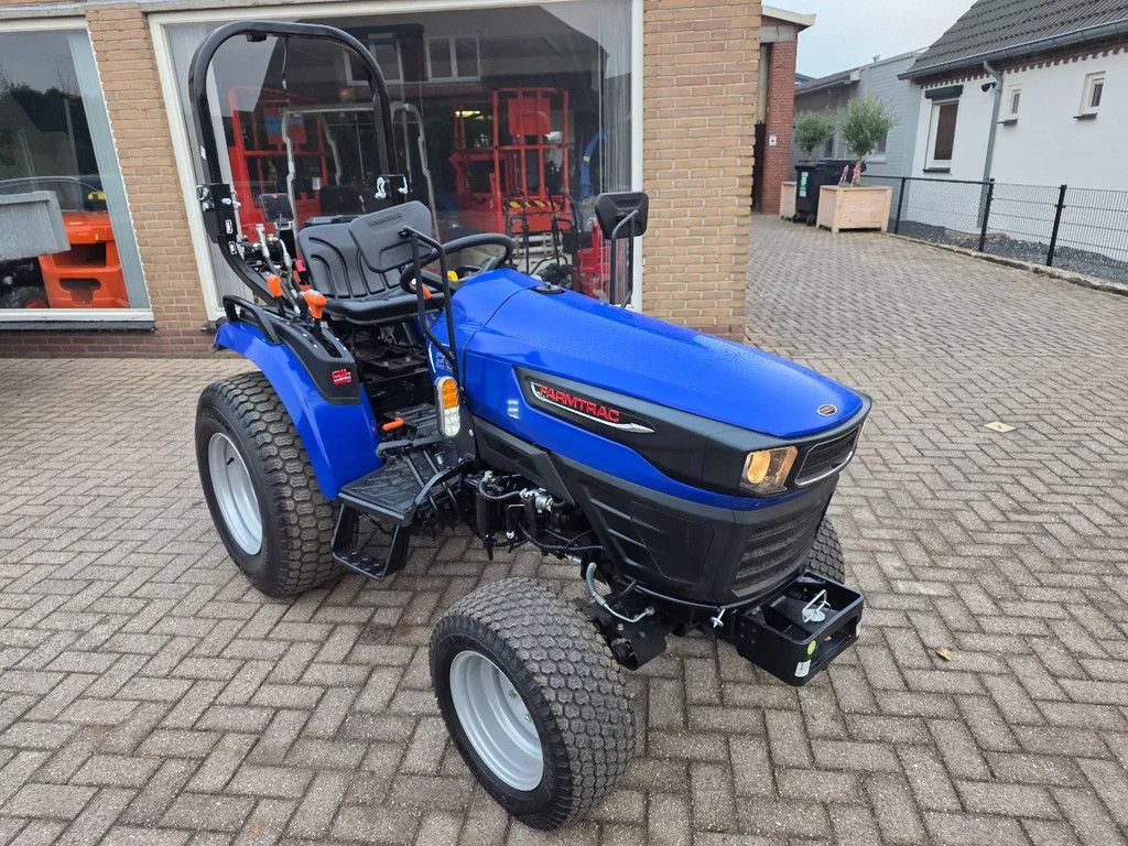 Mitsubishi Farmtrac 20 3cil minitractor gazonbanden