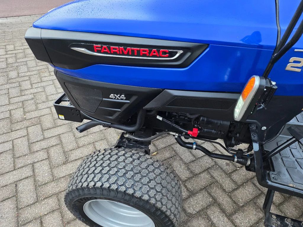 Mitsubishi Farmtrac 20 3cil minitractor gazonbanden