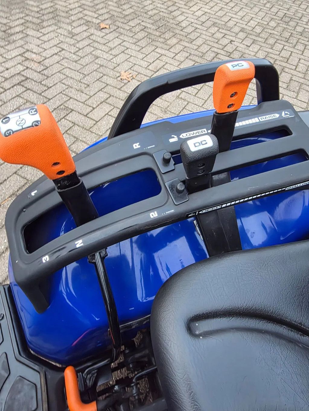 Mitsubishi Farmtrac 20 3cil minitractor gazonbanden