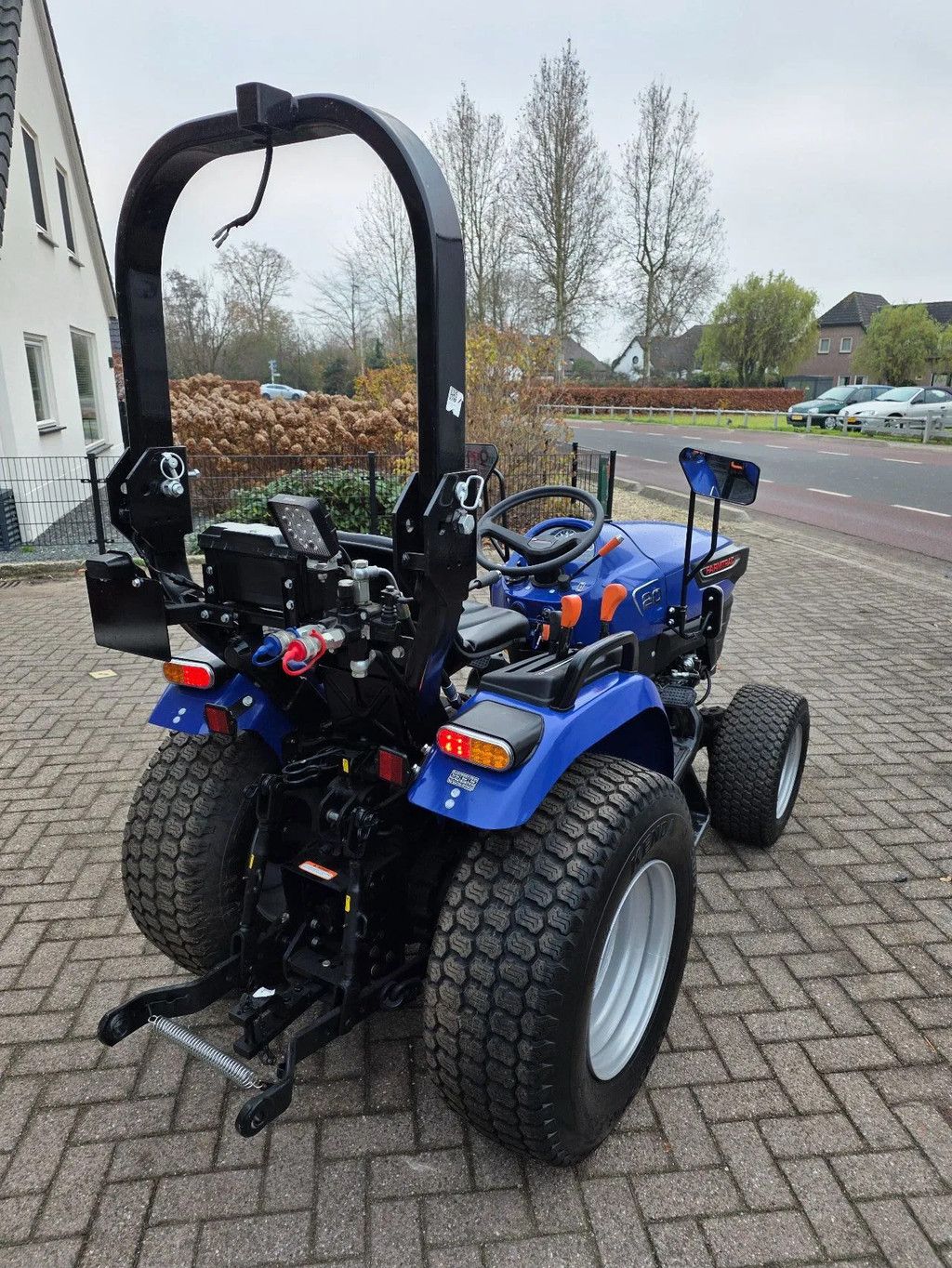 Mitsubishi Farmtrac 20 3cil minitractor gazonbanden
