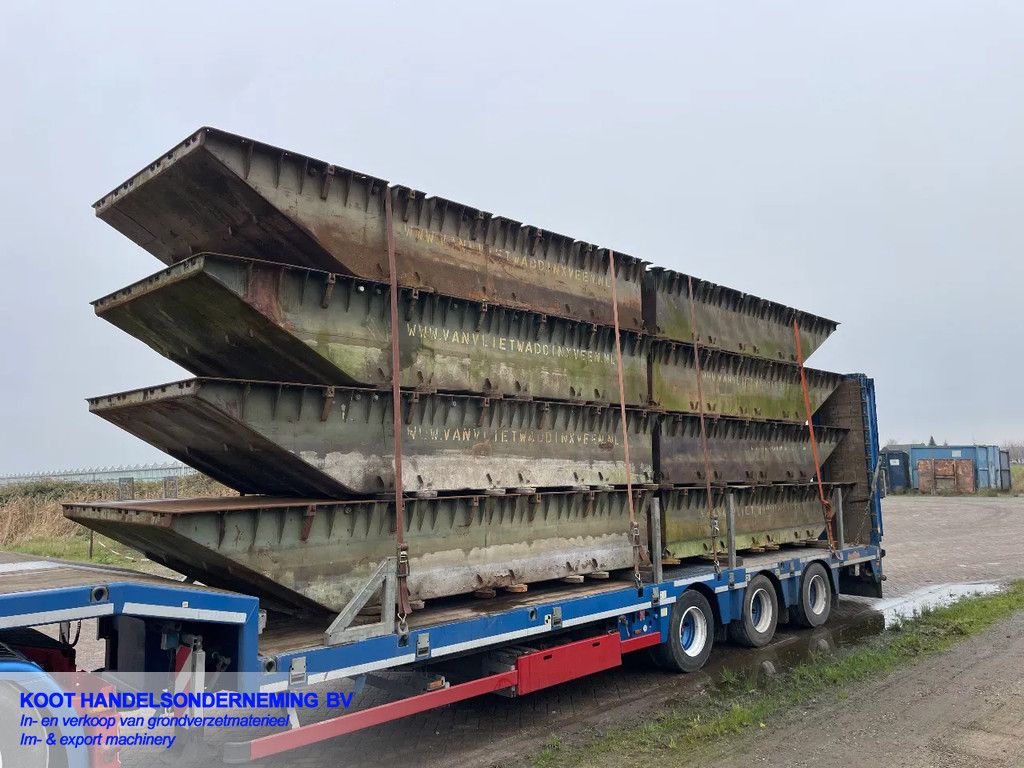 Onbekend 10xNato Pontons