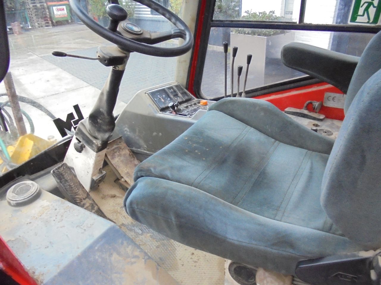 LM trac met onkruidborstel