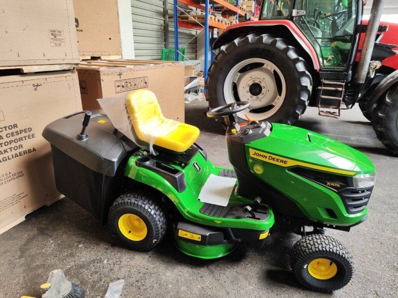 JOHN DEERE X147R