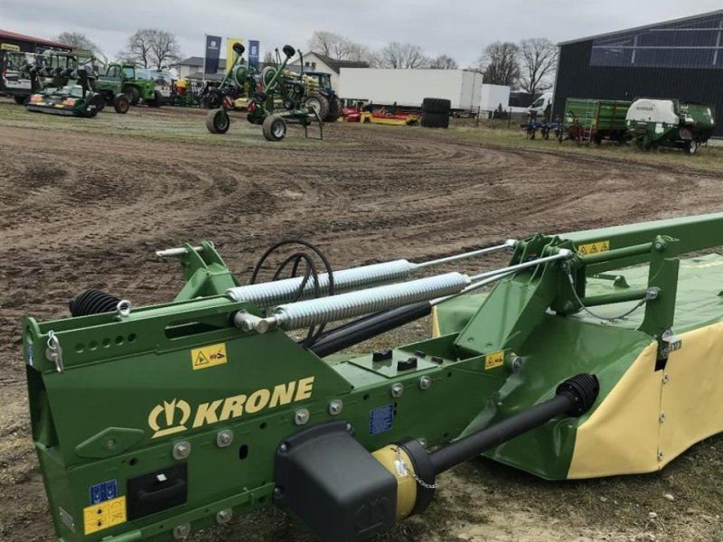 Krone EasyCut R 360 mit Abstellstützen