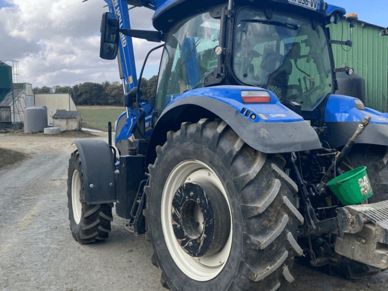 New Holland T6.145 DYNAMIC COMMAND