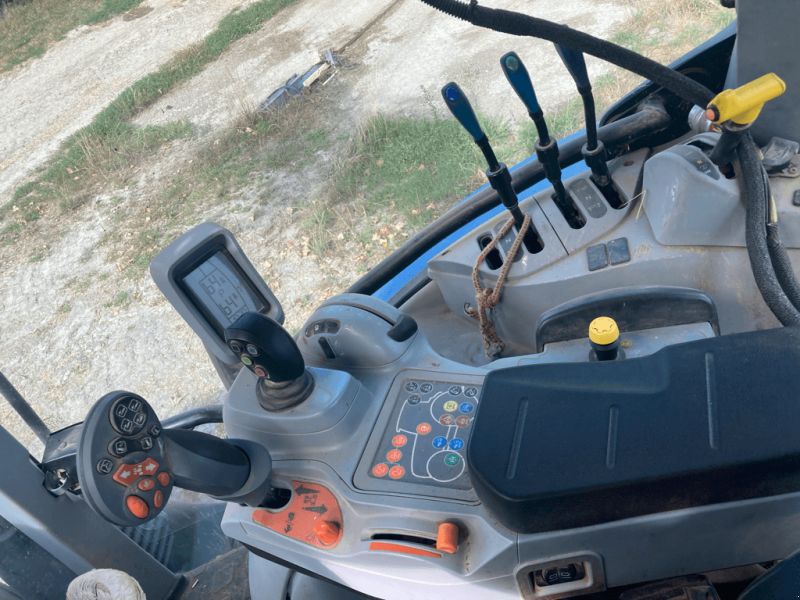 New Holland T6.145 DYNAMIC COMMAND