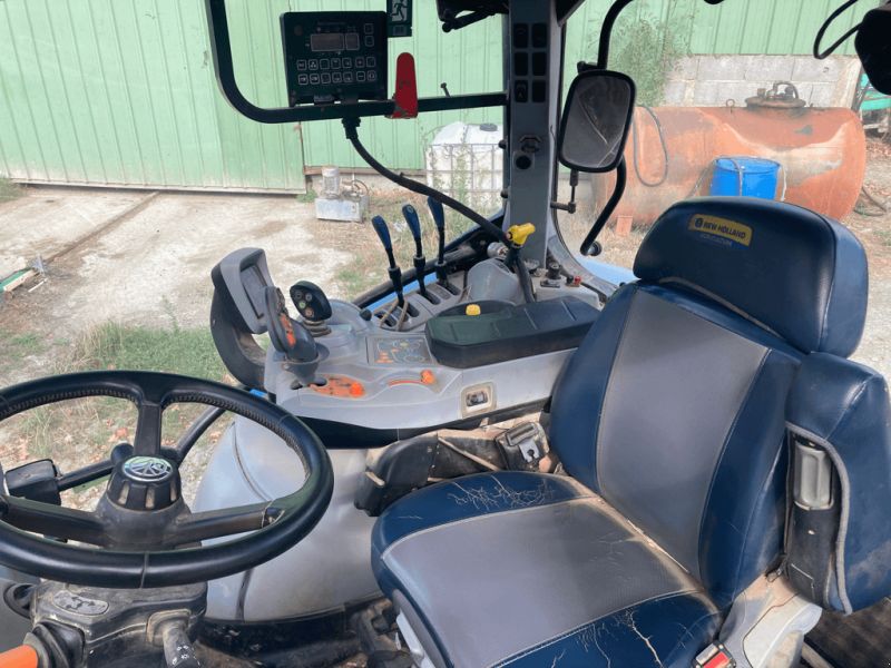 New Holland T6.145 DYNAMIC COMMAND