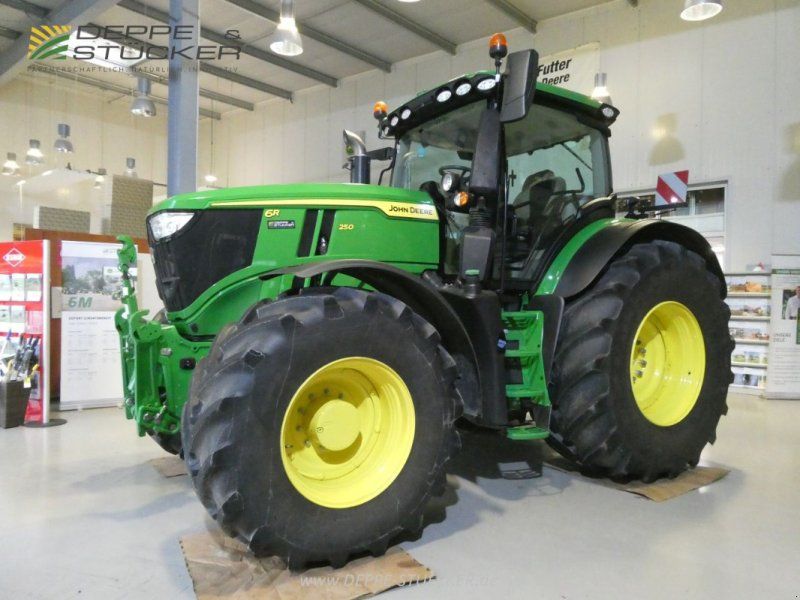 John Deere 6R 250