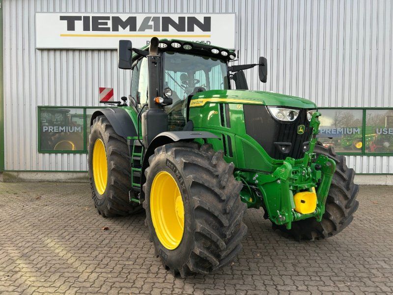 John Deere 6R 230