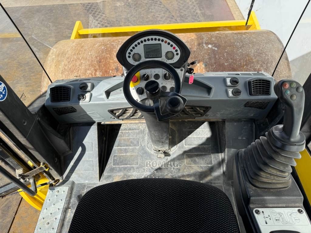 Bomag BW211DH-5 - German Machine / Only 1311 Hours