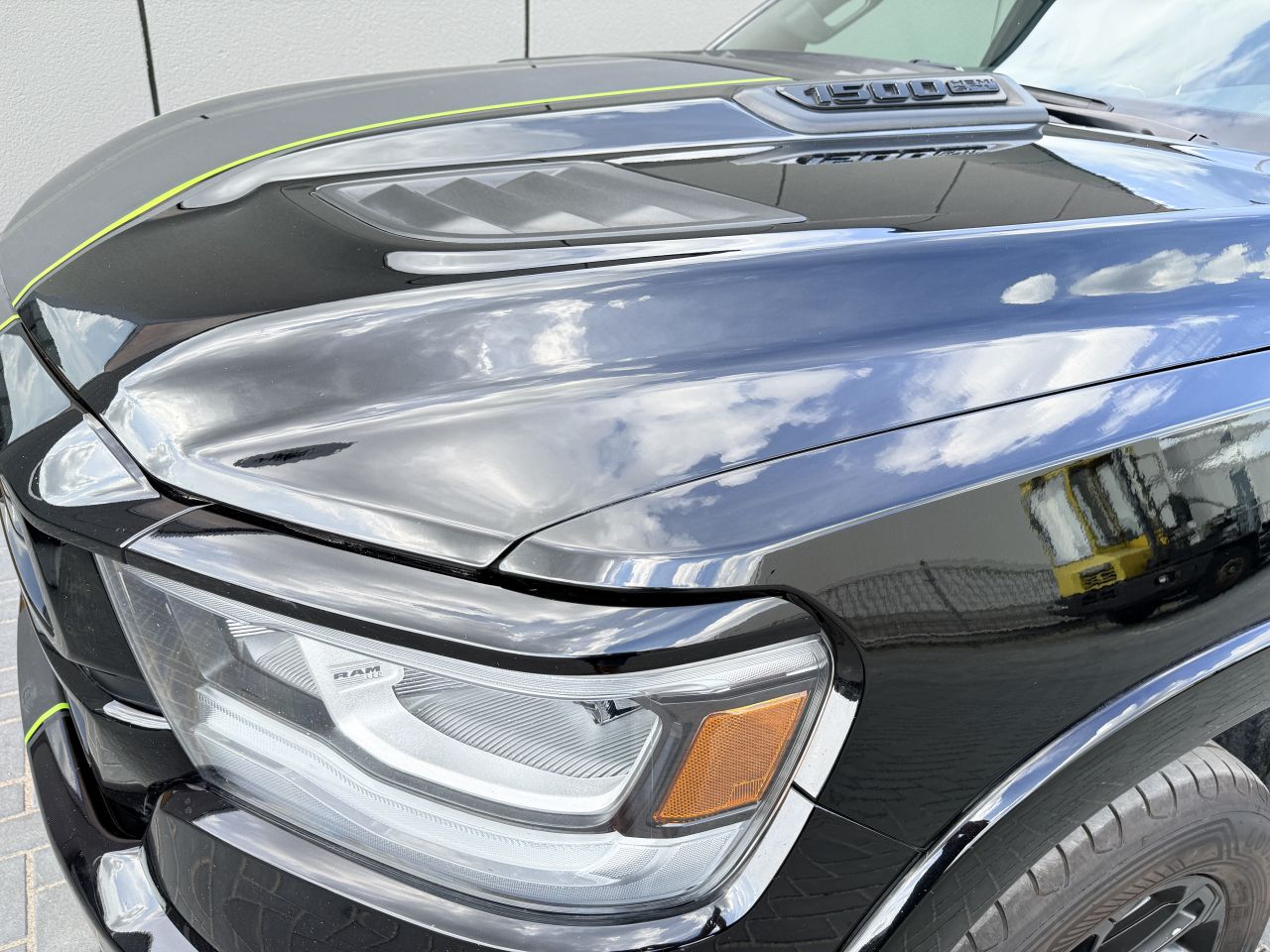 Dodge Ram 1500 / 2022 Night Edition