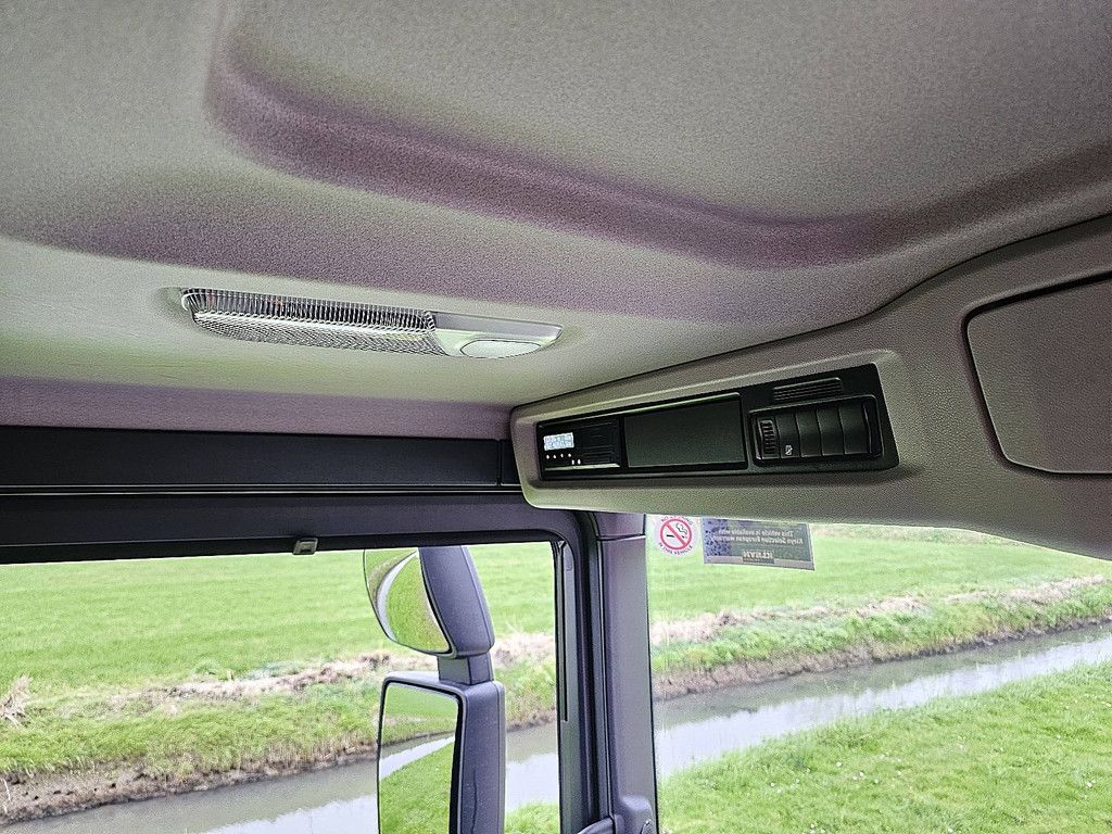 SCANIA P280 nb 2t lift led navi