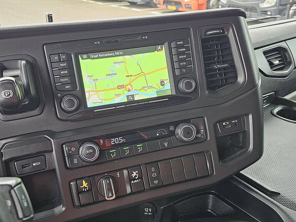 SCANIA P280 nb 2t lift led navi
