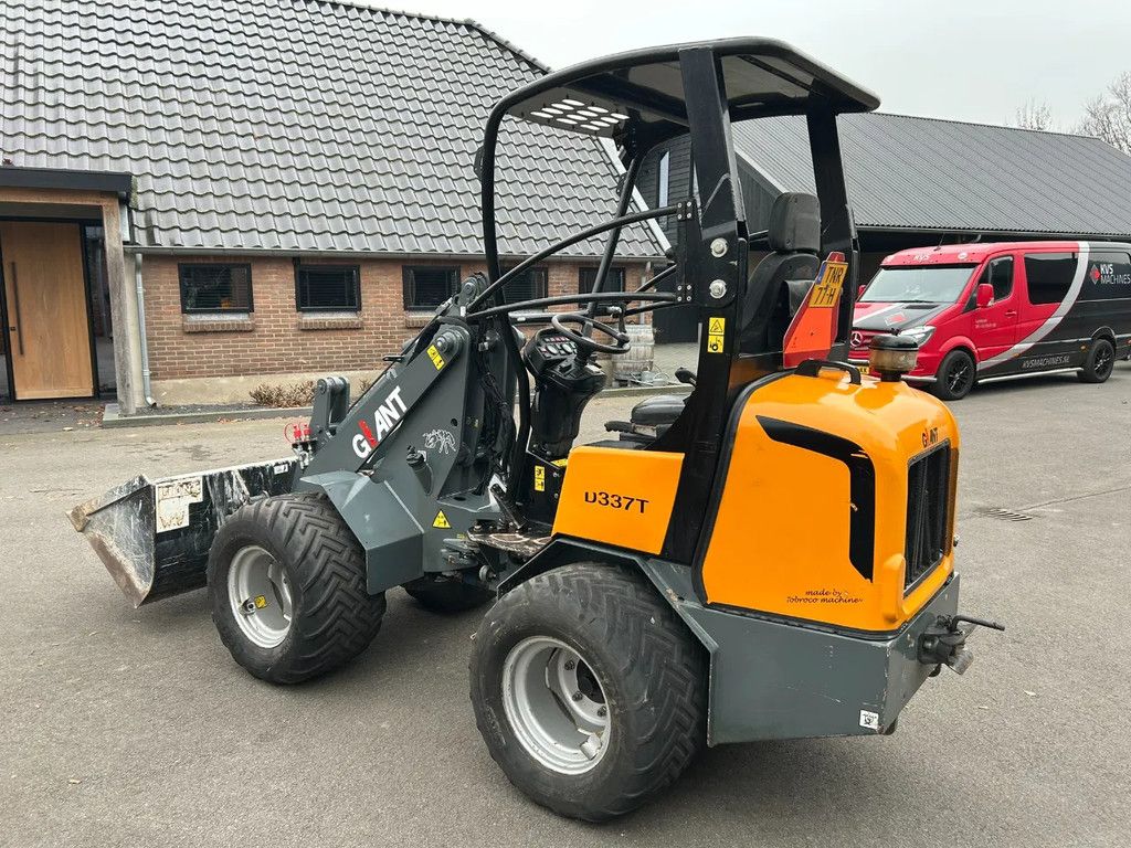 Giant D337T VERKOCHT