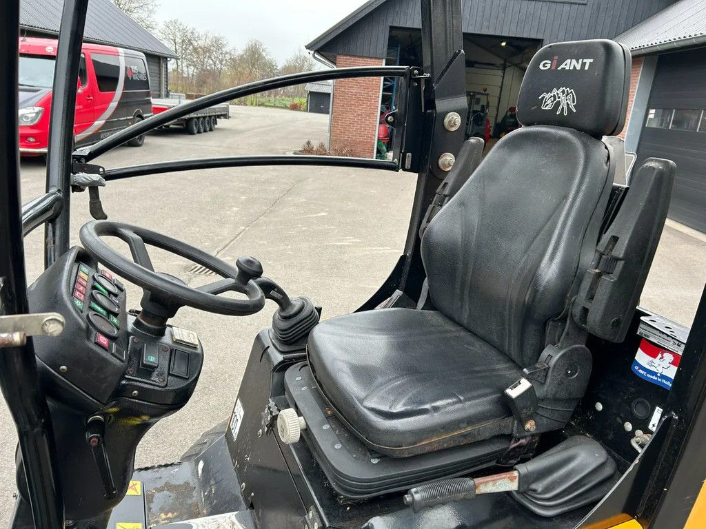 Giant D337T VERKOCHT