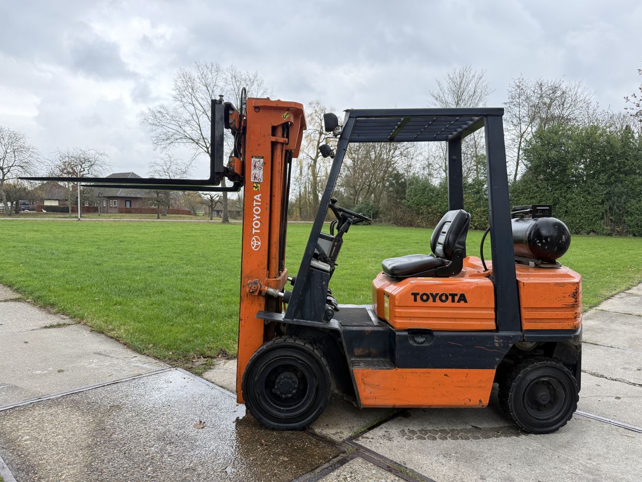 Toyota 2.5 tonner lpg heftruck 3-delig 4.7m Freelift Sideshift