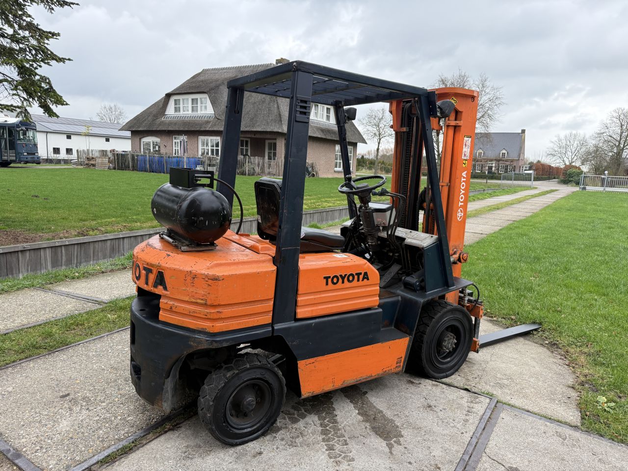 Toyota 2.5 tonner lpg heftruck 3-delig 4.7m Freelift Sideshift