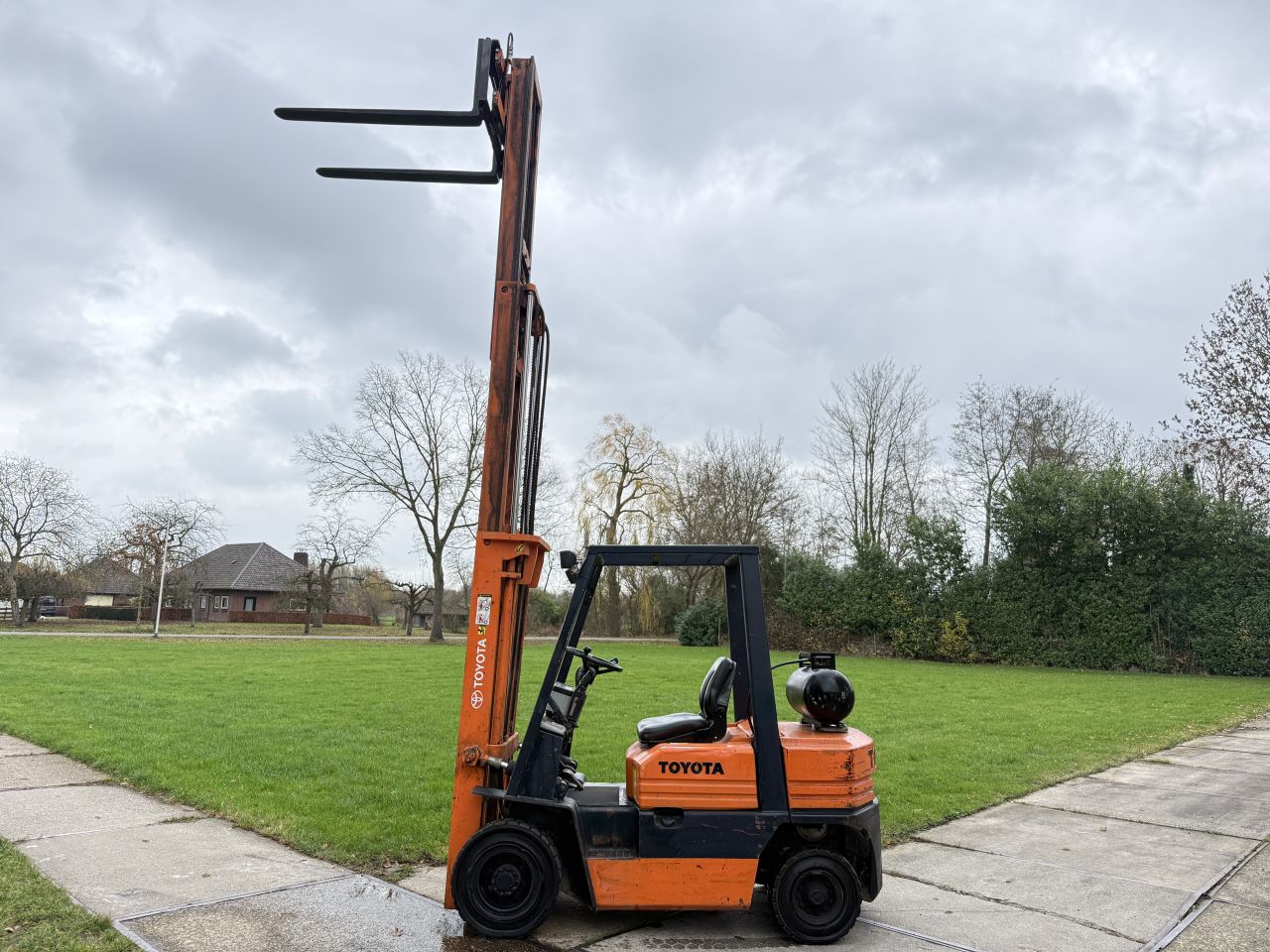 Toyota 2.5 tonner lpg heftruck 3-delig 4.7m Freelift Sideshift