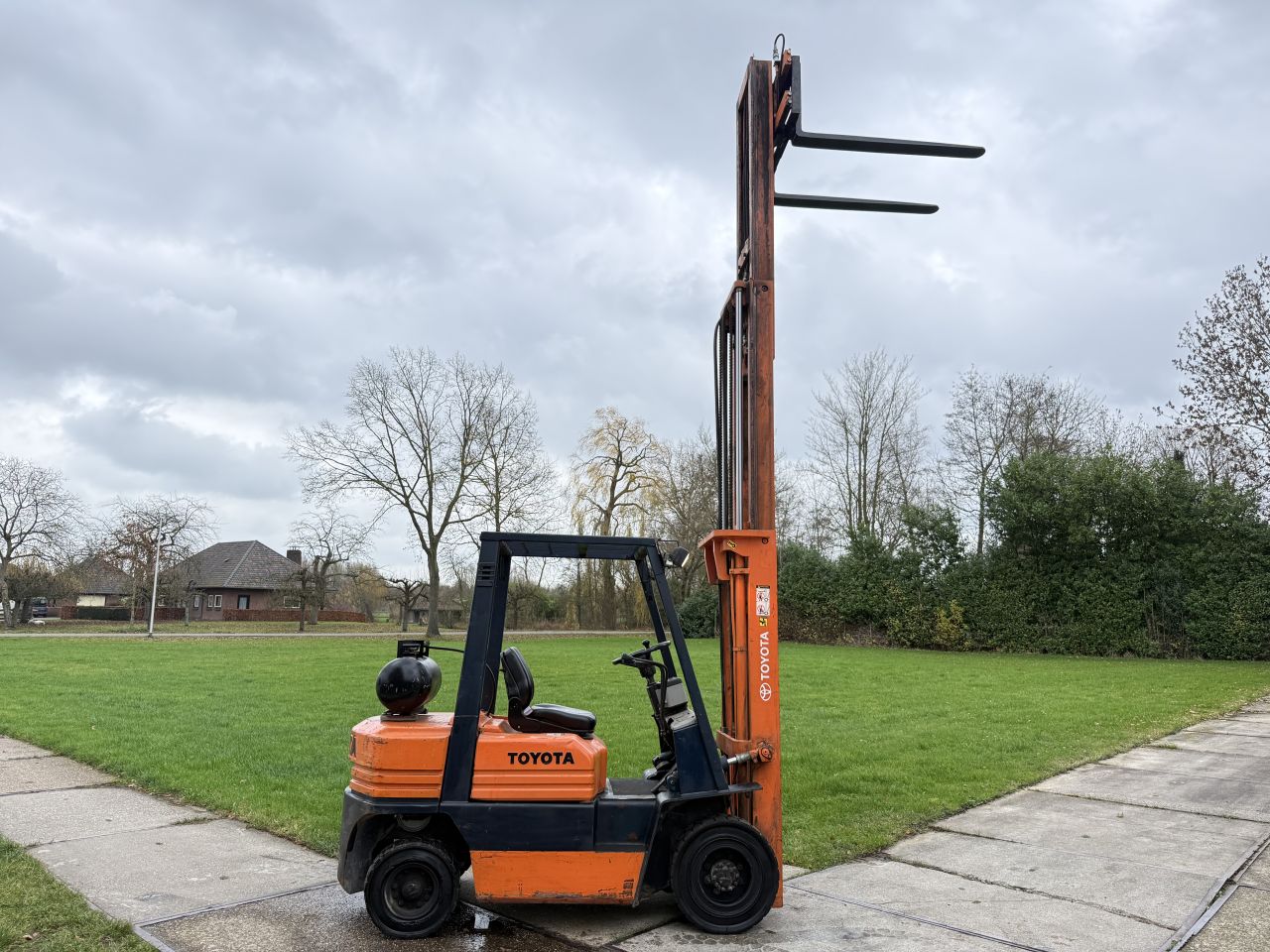 Toyota 2.5 tonner lpg heftruck 3-delig 4.7m Freelift Sideshift