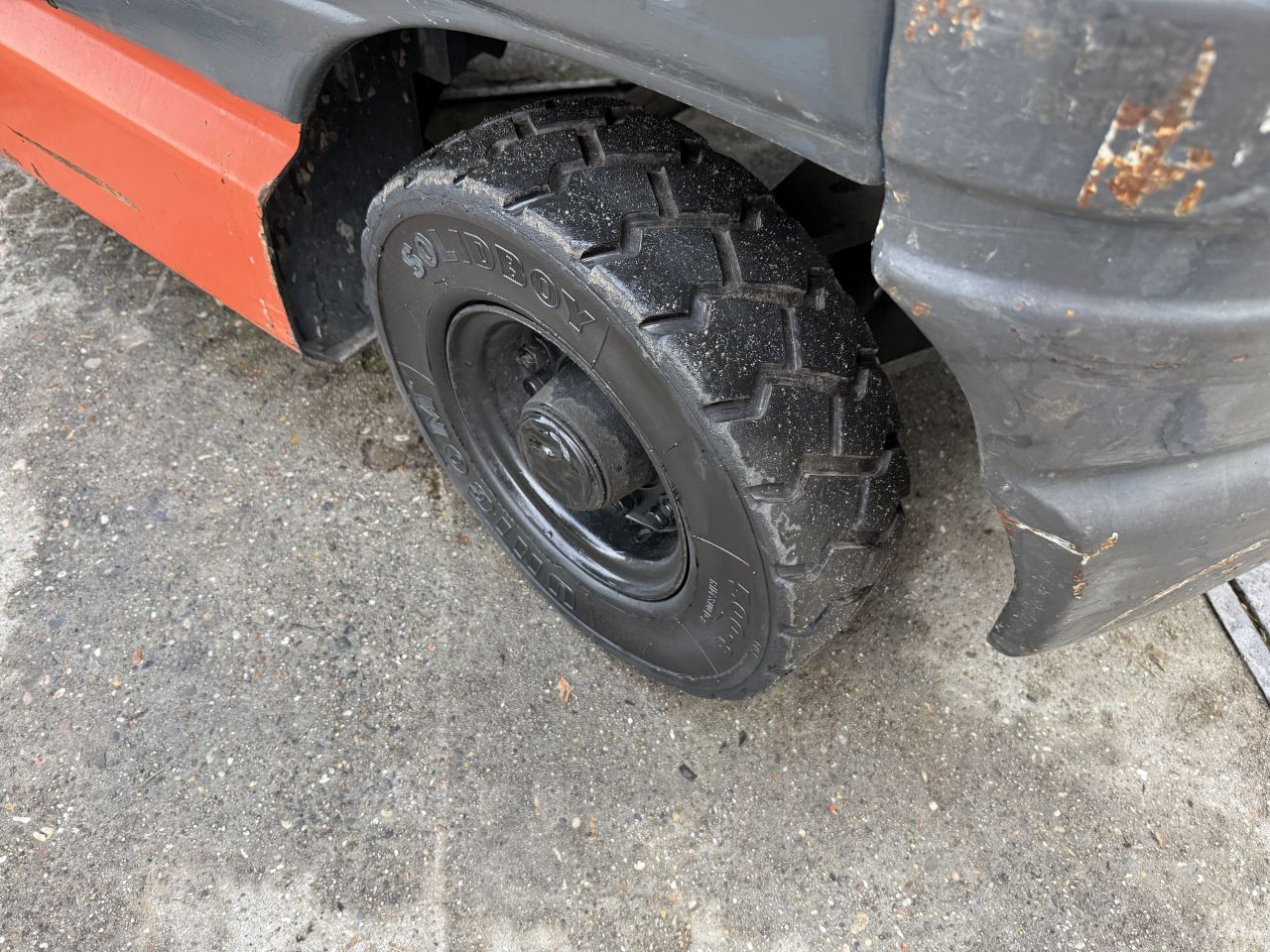 Toyota 1.8 tonner lpg triplex 4.7M Sideshift + nieuwe beurt