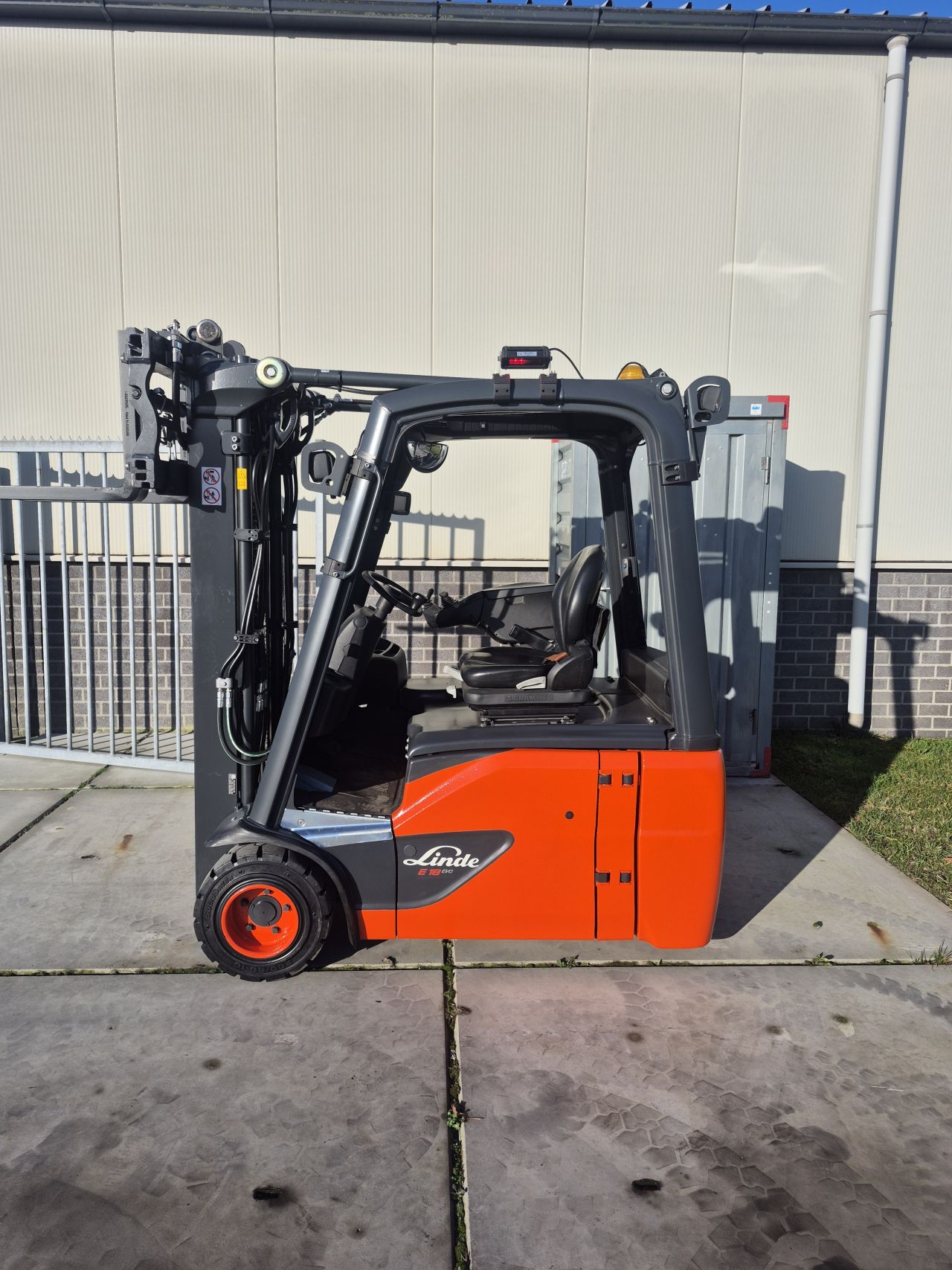 Linde E18-01 triplex sideshift vorkversteller bj 2019 3425 uur