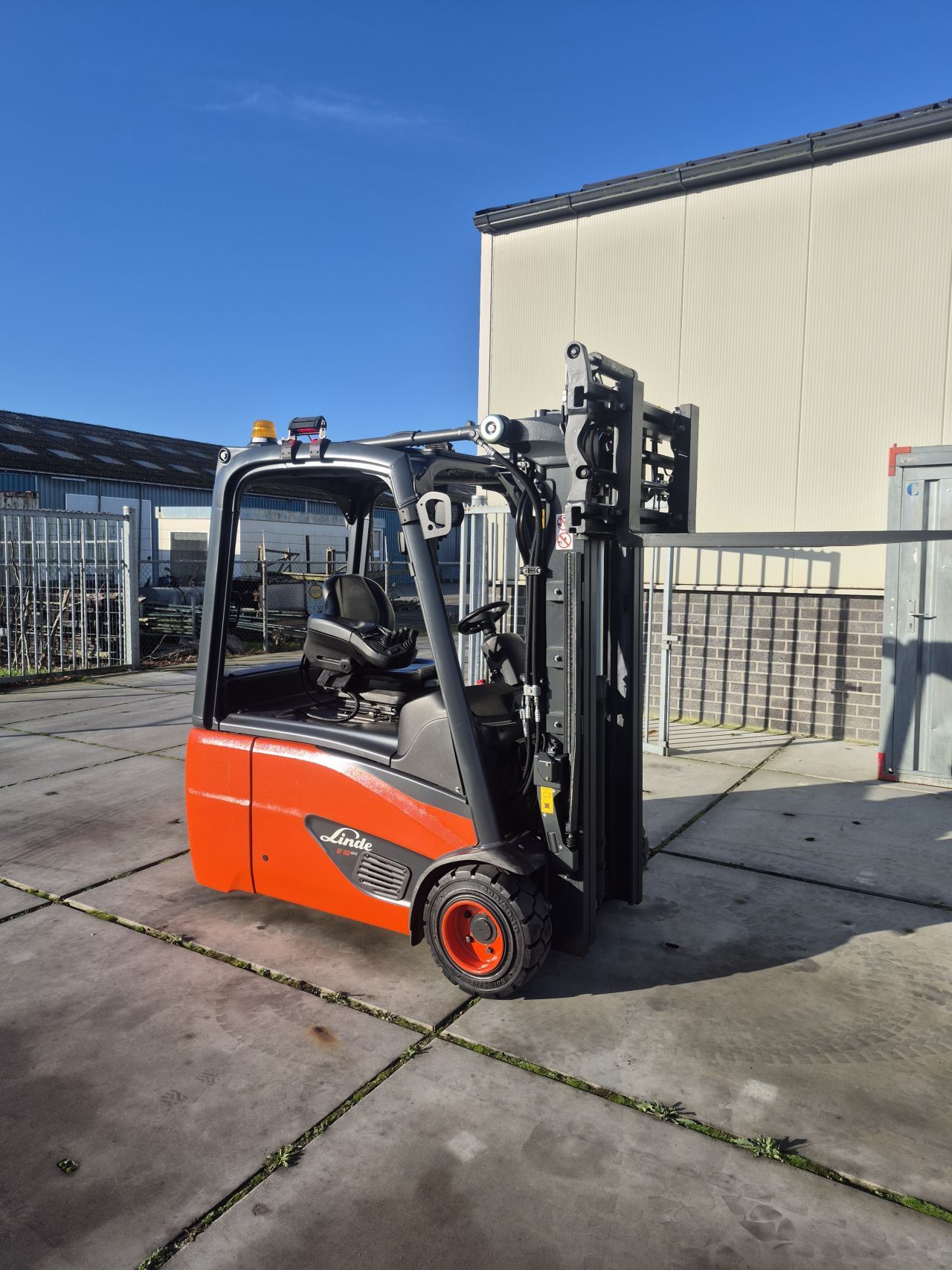 Linde E18-01 triplex sideshift vorkversteller bj 2019 3425 uur