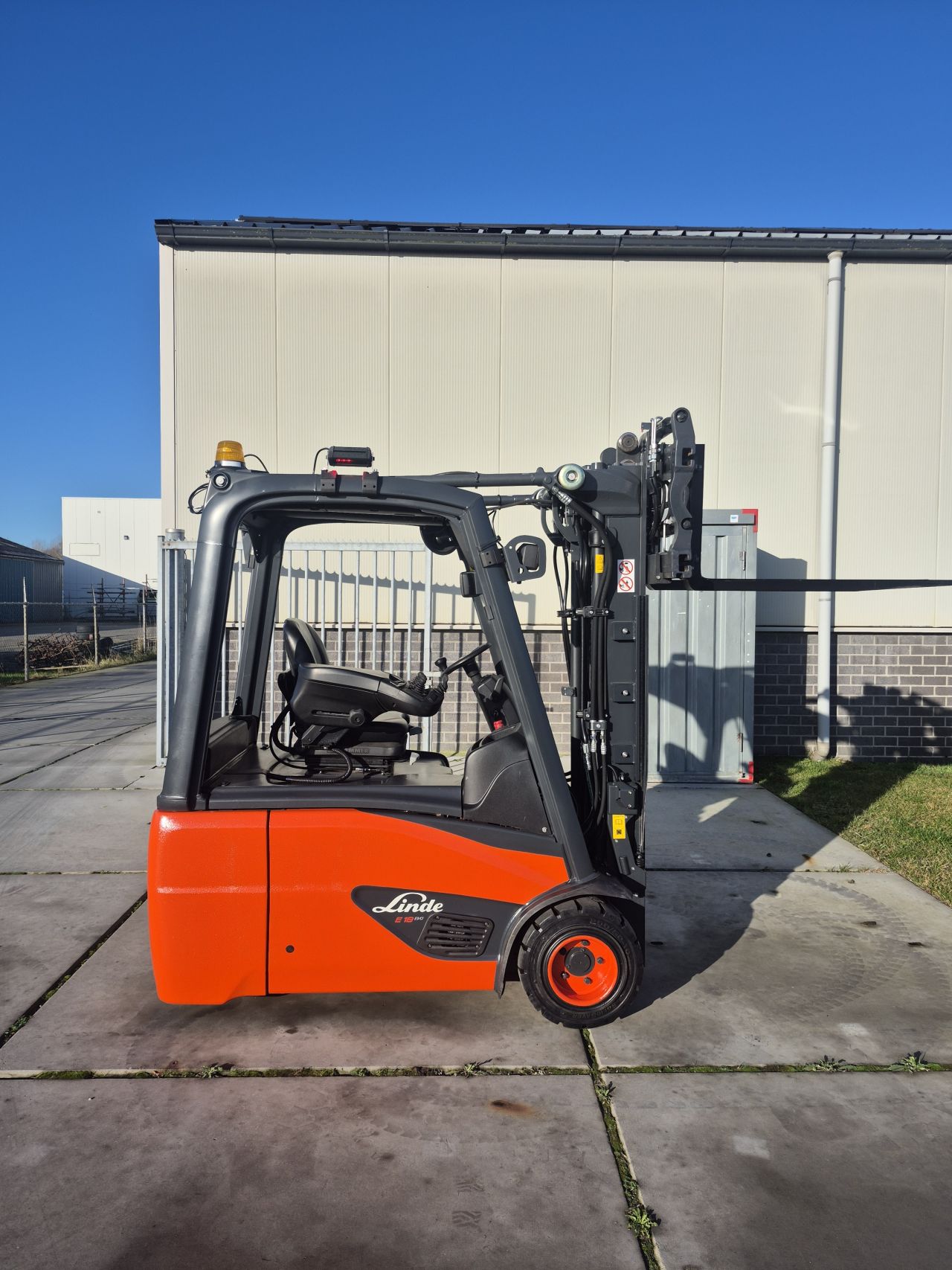 Linde E18-01 triplex sideshift vorkversteller bj 2019 3425 uur