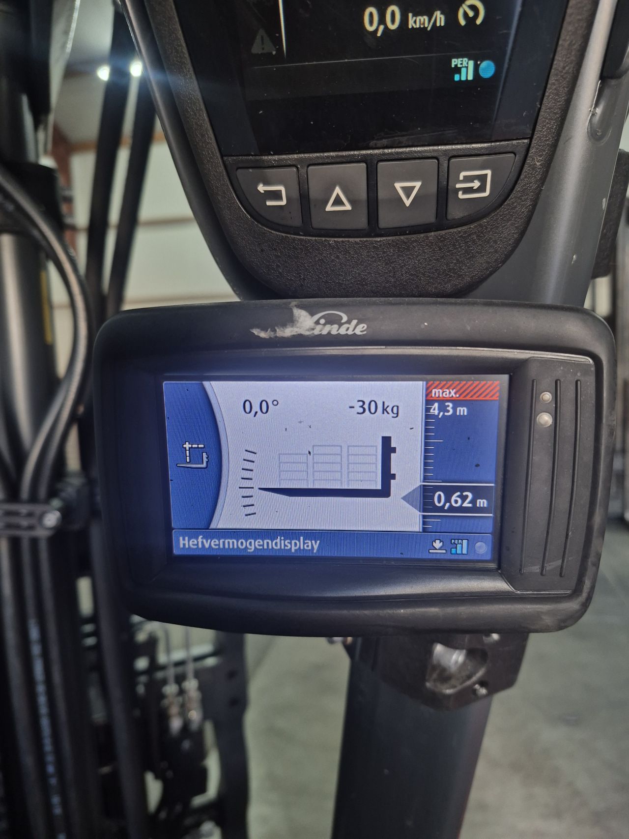 Linde E18-01 triplex sideshift vorkversteller bj 2019 3425 uur