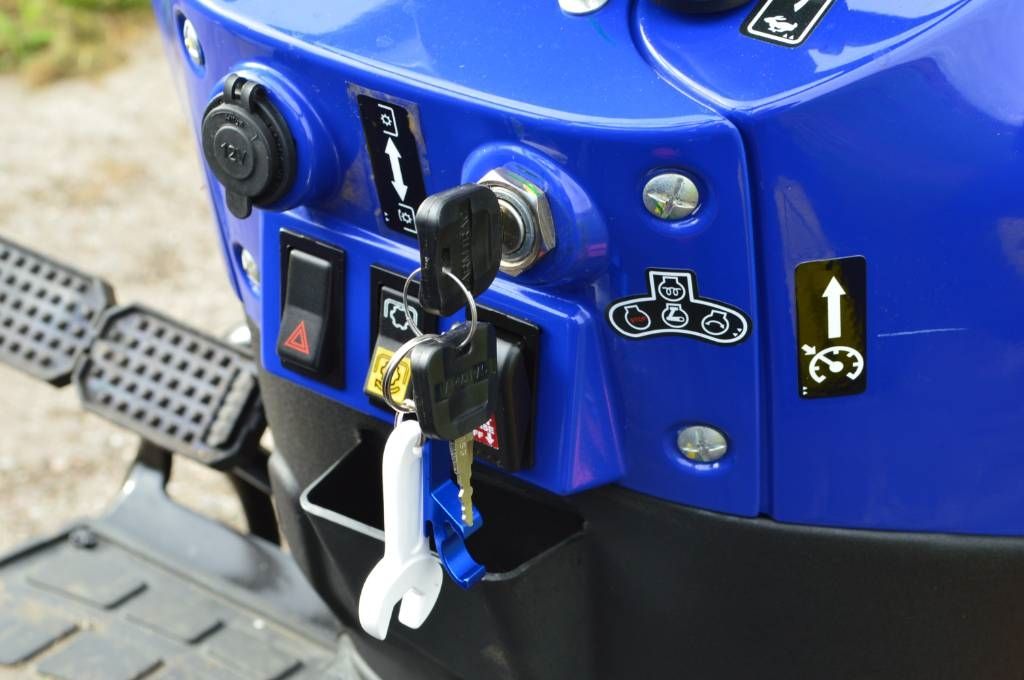 Farmtrac FT26 HST + voorlader compacttractor