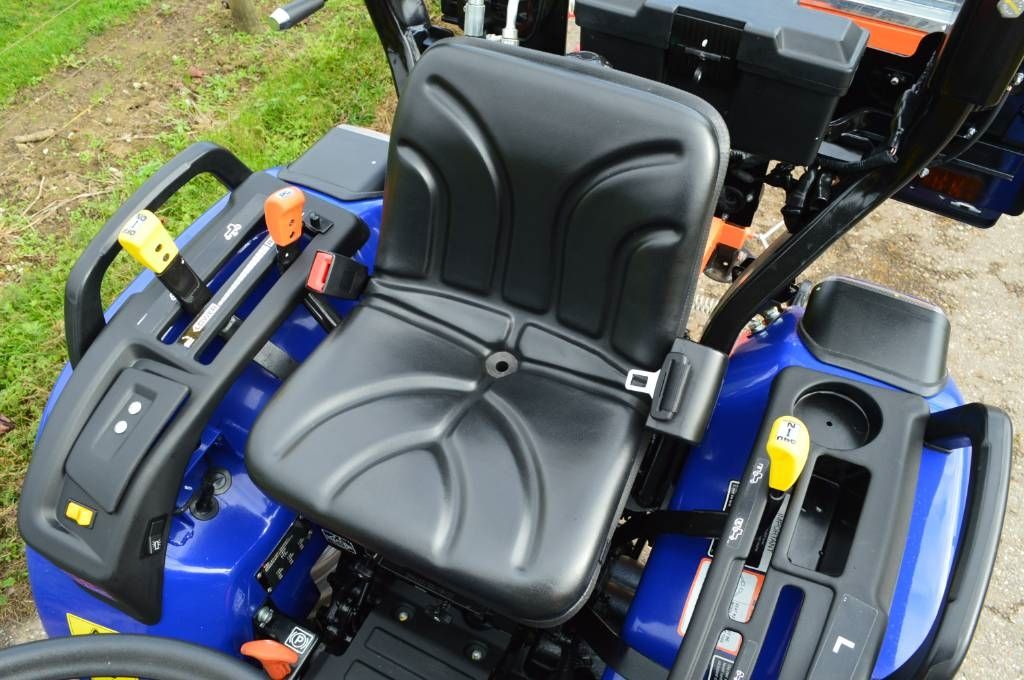Farmtrac FT26 HST + voorlader compacttractor