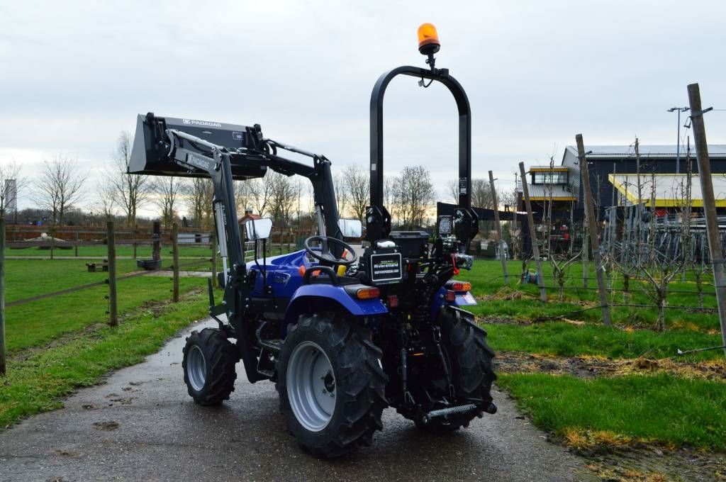 Farmtrac FT26 HST + voorlader compacttractor