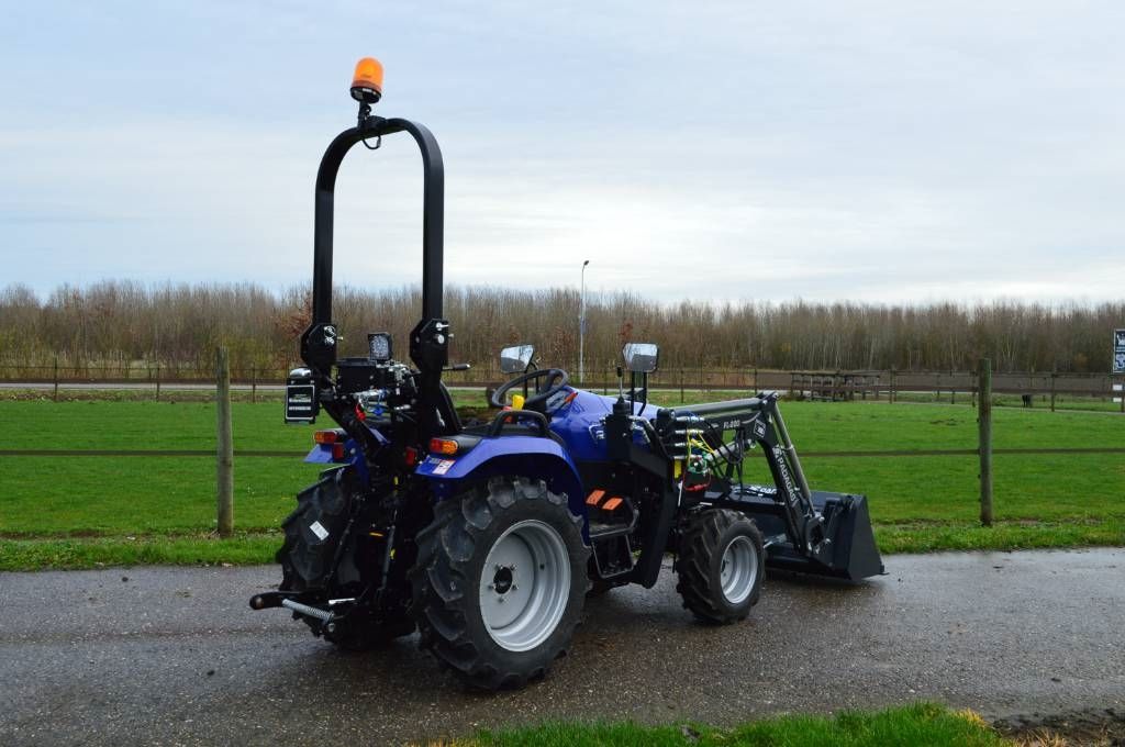Farmtrac FT26 HST + voorlader compacttractor