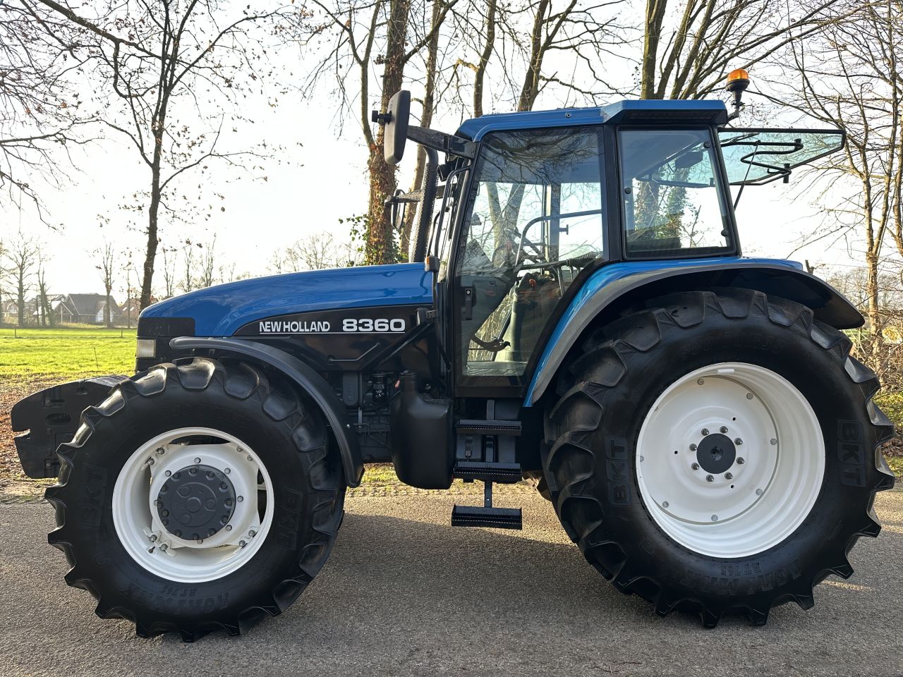 New Holland 8360