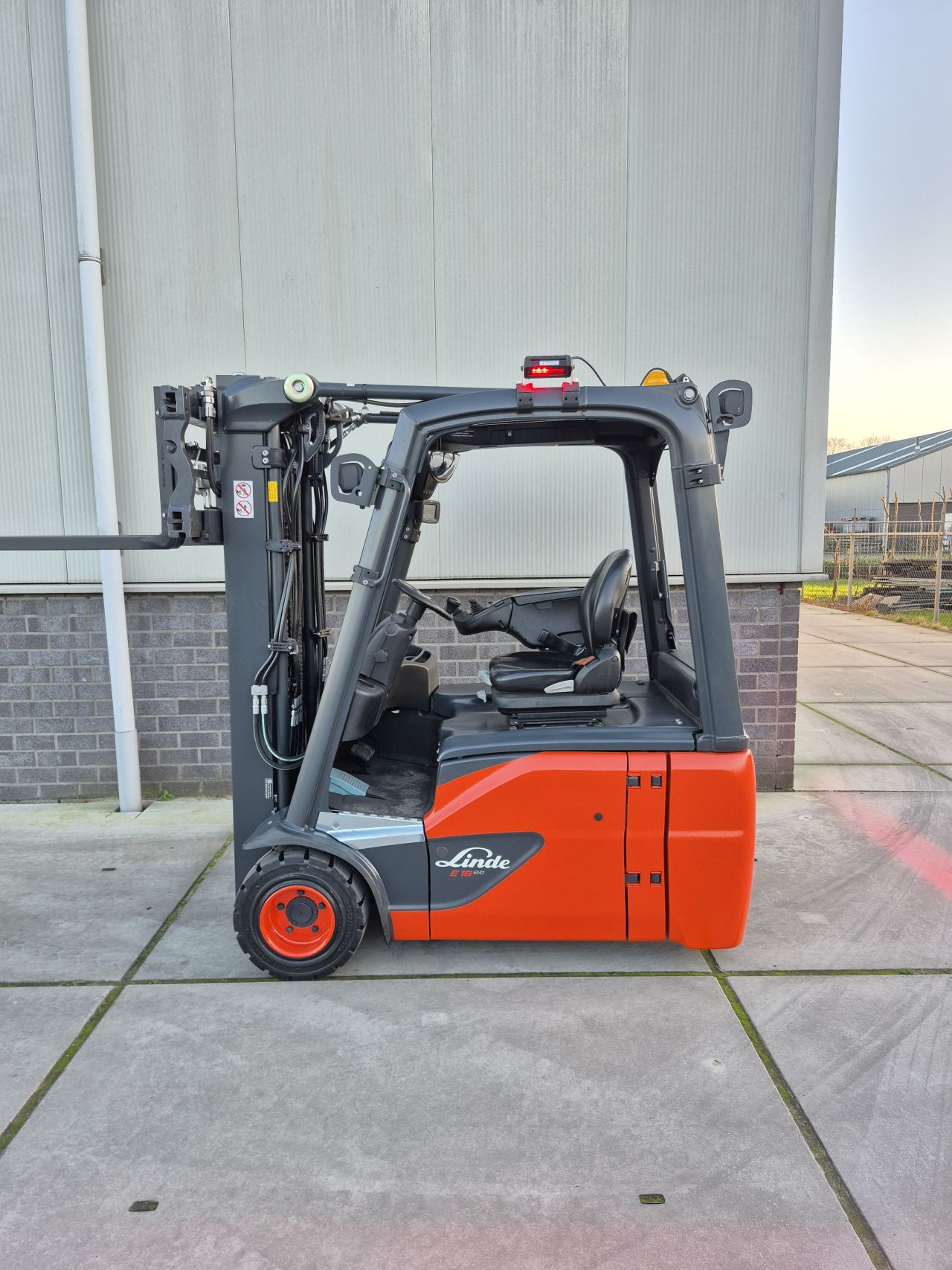 Linde E18-01 triplex sideshift vorkversteller bj 2019 3425 uur