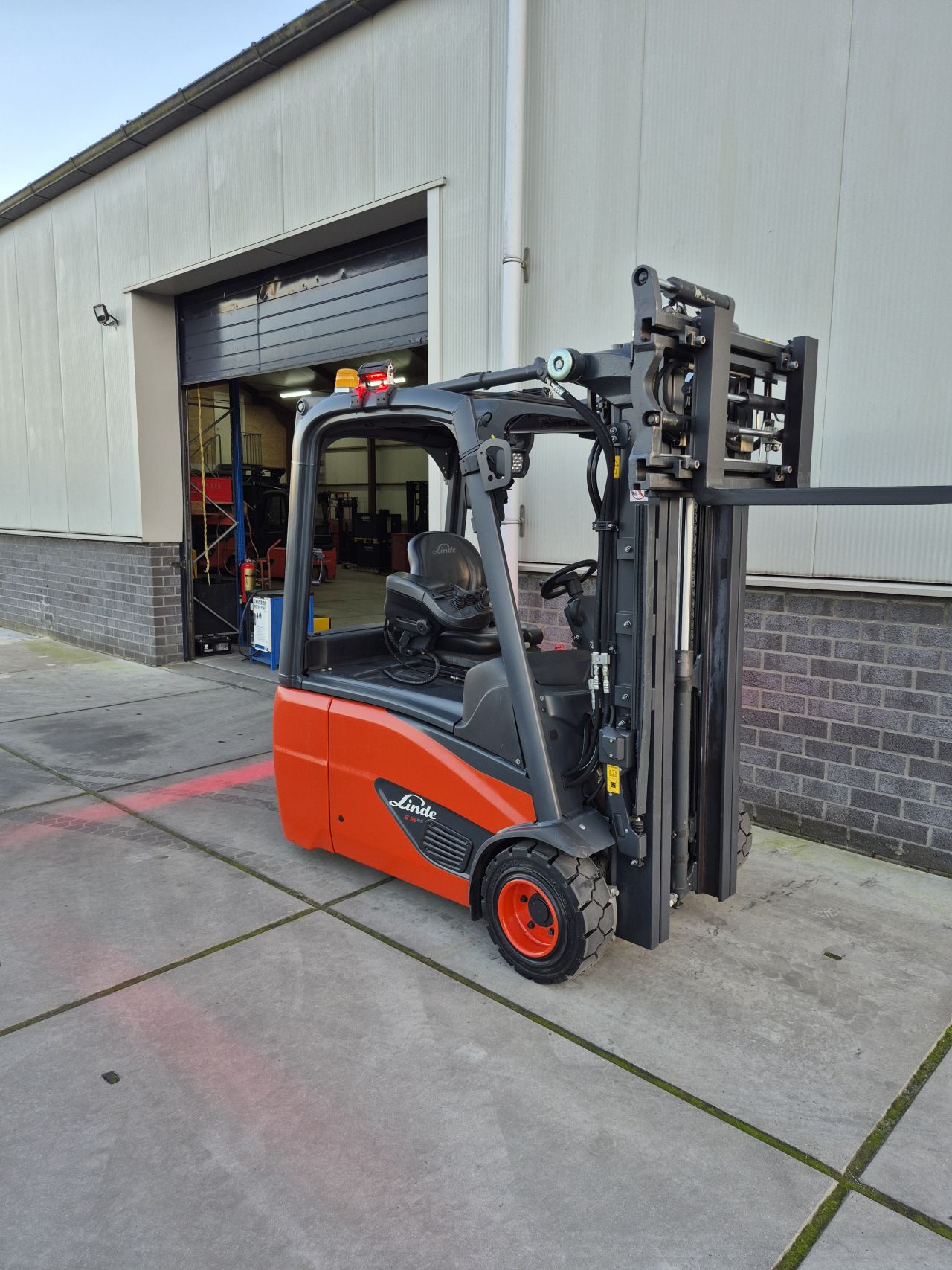 Linde E18-01 triplex sideshift vorkversteller bj 2019 3425 uur