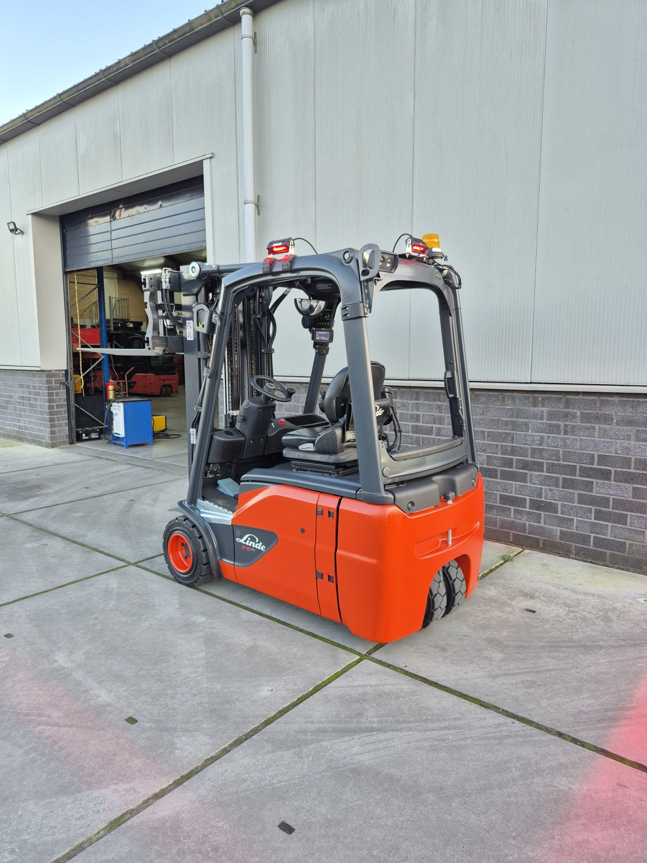 Linde E18-01 triplex sideshift vorkversteller bj 2019 3425 uur