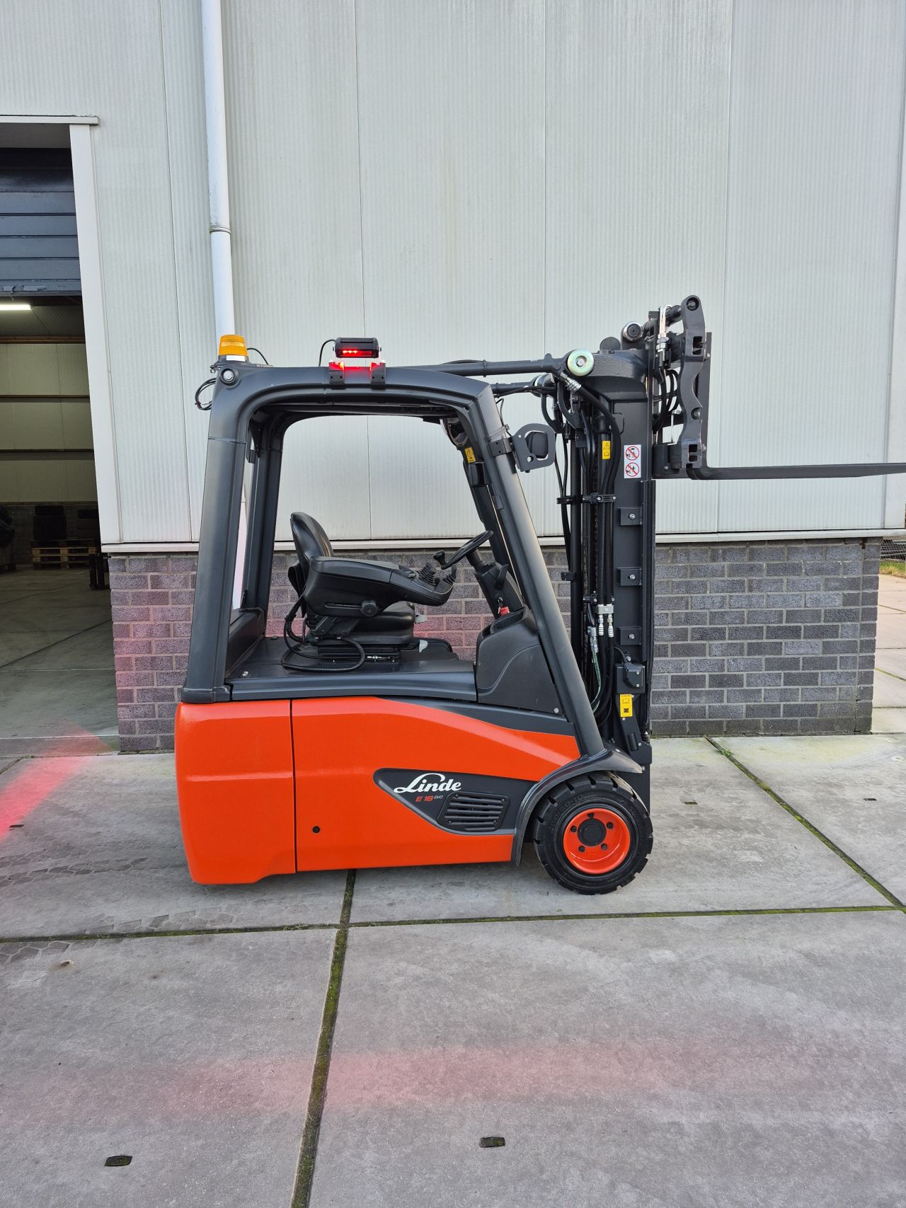 Linde E18-01 triplex sideshift vorkversteller bj 2019 3425 uur
